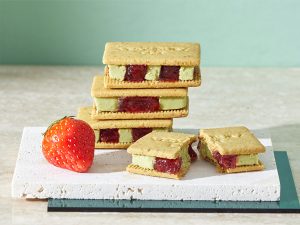 「いちごピスタサンド」4個入 1296円／8個入 2484円