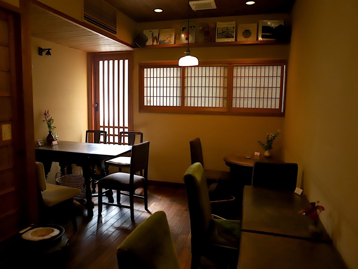 ものすごく落ち着いたムードの漂う古民家カフェ