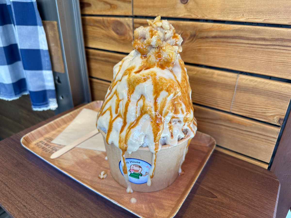 『スイーツハウス』のかき氷「焼きバナナ」1000円