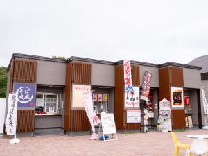 館内だけでなく屋外にもテイクアウトのコーナーが