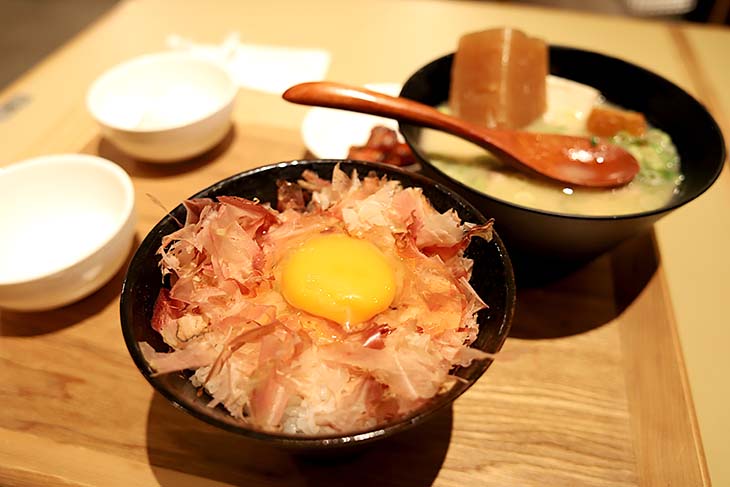 あっという間に食べてしまった卵かけご飯