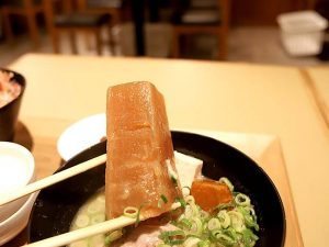 存在感がすごすぎる大振りの大根 [食楽web]
