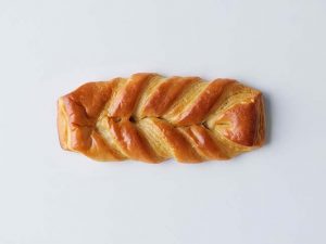 やわらかい食感とバターの香りのパンながら、タンパク質量は16.1gとしっかり