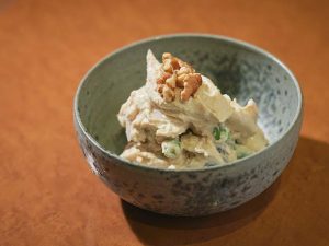 「季節野菜 白和え」1,100円。白和え以外にごま和え、酢味噌和え、辛子和えも選べる