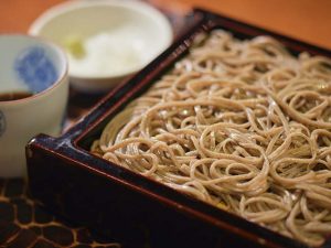 細すぎず太すぎない二八蕎麦は喉越しがよく、噛むほど蕎麦の旨味が広がる。写真は「せいろ」1,000円