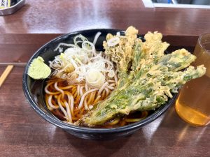 「春菊天そば」580円