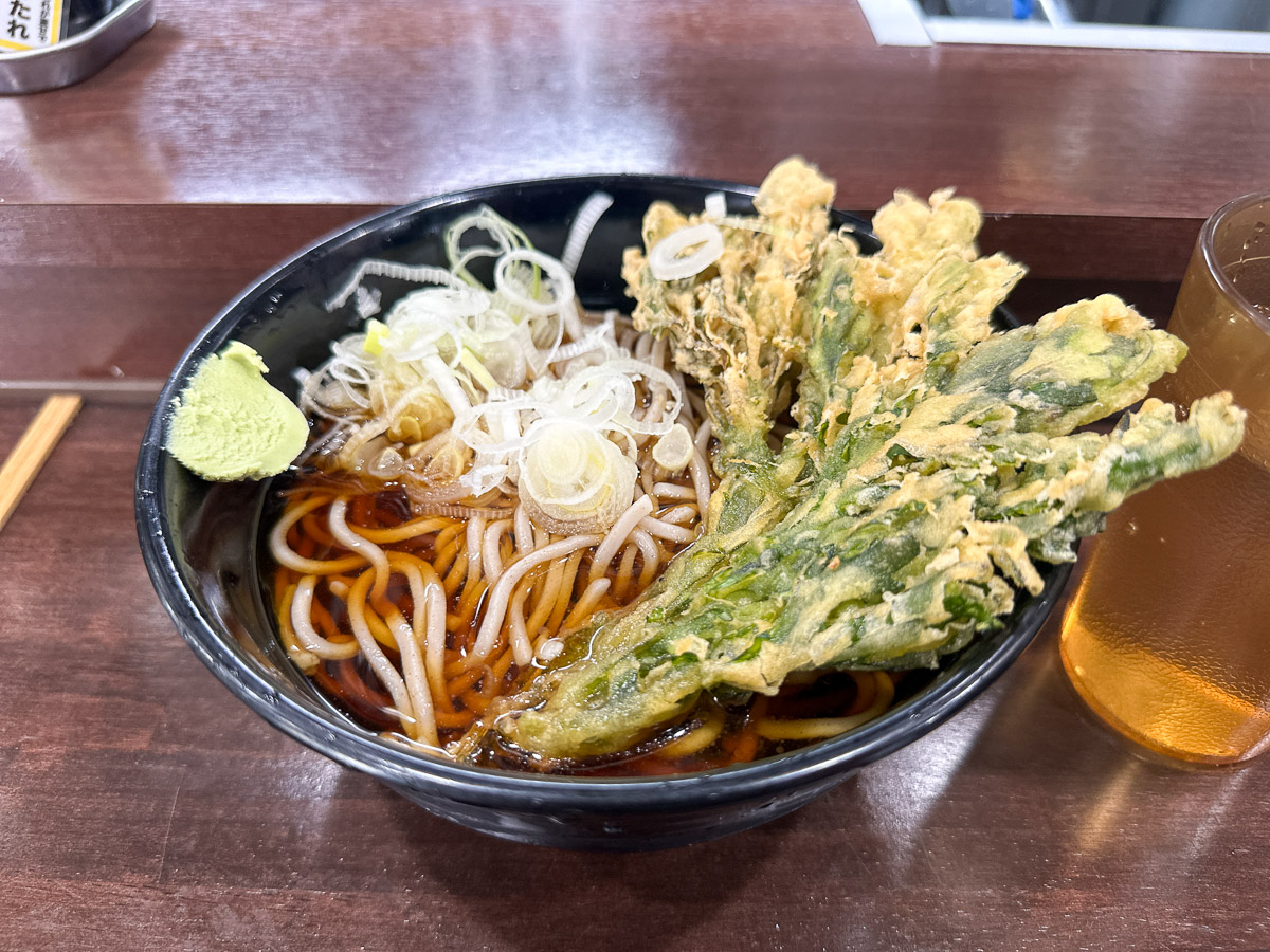 「春菊天そば」580円