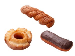 （上から時計回りに）「シナモンシュガーツイスト」「チョコロングジョン」「グレイズドオールドファッション」（すべて440円）
