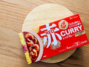 「レッドカレー＜中辛＞」