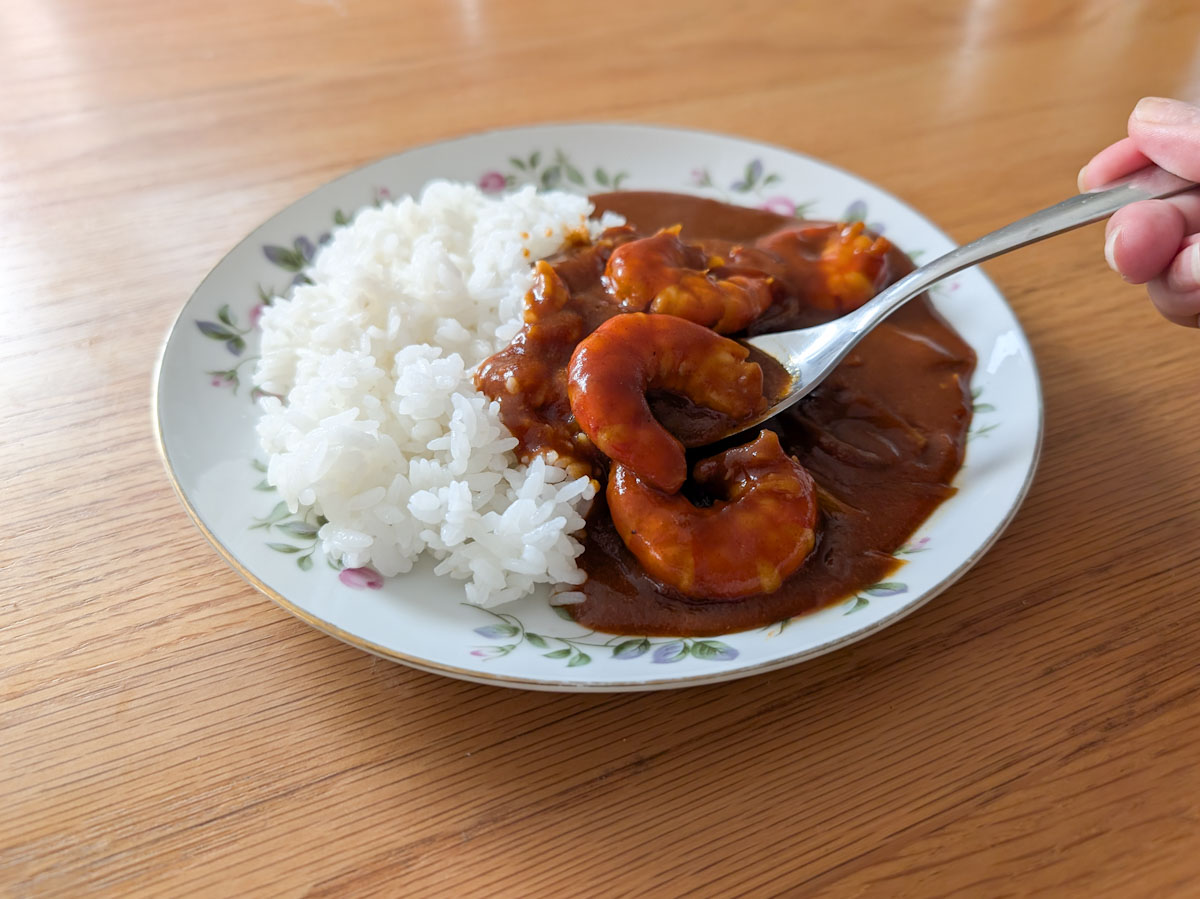 海老の風味とスパイスのバランスが心地よく、最近中辛を食べられるようになった子どもにも好評でした