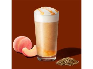 「白桃とほうじ茶のムース ティー フラペチーノ」持ち帰り 776円、店内利用 790円　※トールサイズのみ。終了日未定