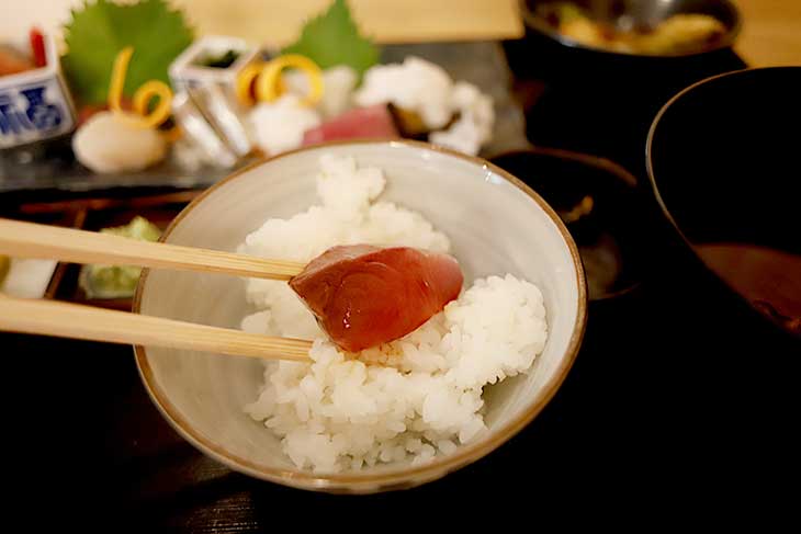 刺身はごはんに乗っけたくなる派にもうれしいおかわり