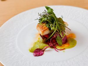 「マナガツオのポワレ フレッシュトマトのソース」