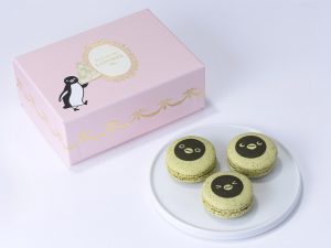 1箱（8個入）4914円～／1F 吹き抜けエリア