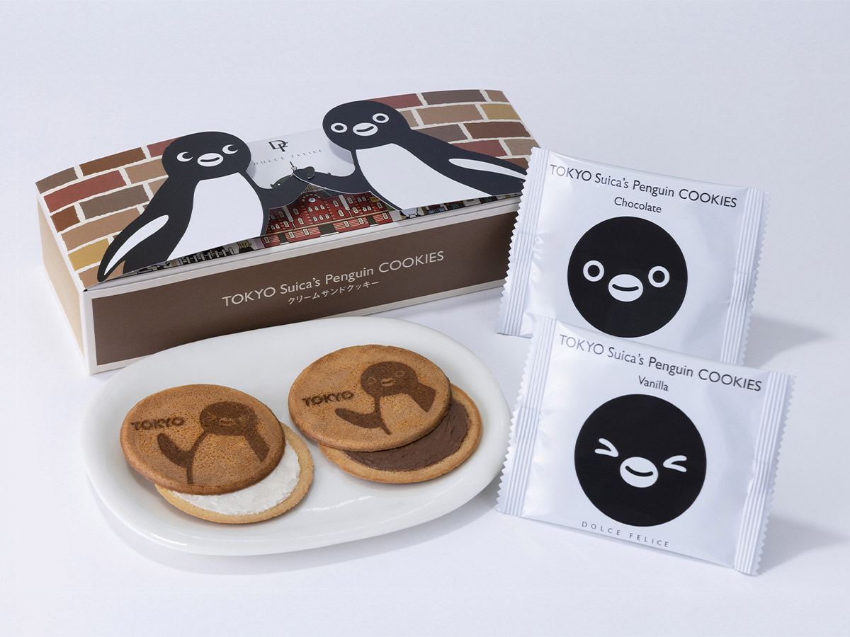 『ドルチェフェリーチェ』の「東京Suicaのペンギンクリームサンドクッキー」1箱972円(グランスタ東京/改札内B1 銀の鈴エリア)