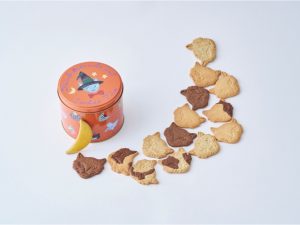 ハロウィンを盛り上げるかわいいクッキー缶。1缶 2800円