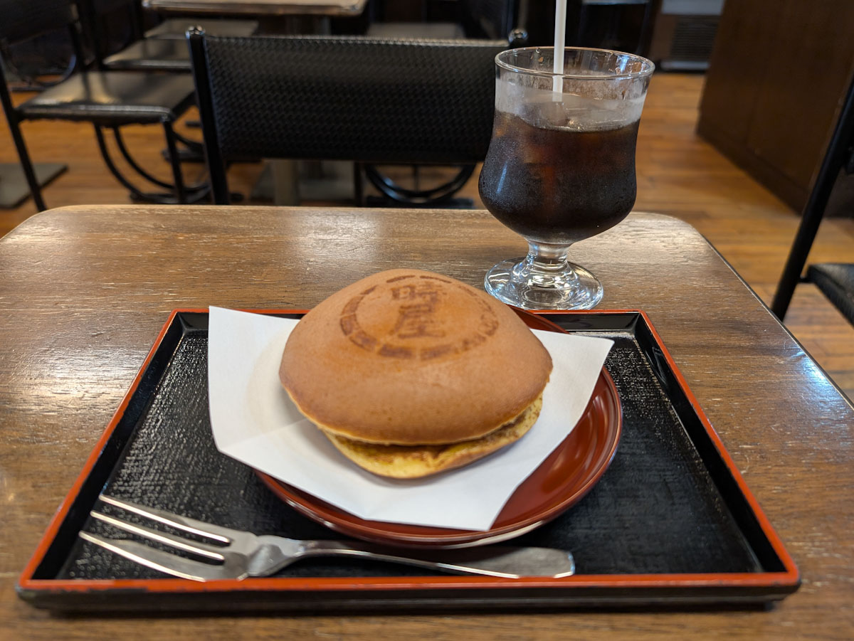 ふっくらと膨らんで、たっぷりとあんこが挟まったボリュームの一皿