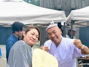 最高のポーズで来場者の方と記念撮影も。掲載許可をいただいた方、ありがとうございます