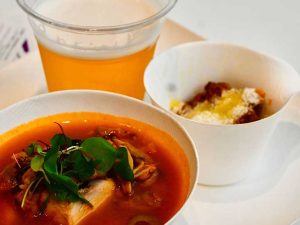 ワインが合いそうな料理たちですが、まずはビールで