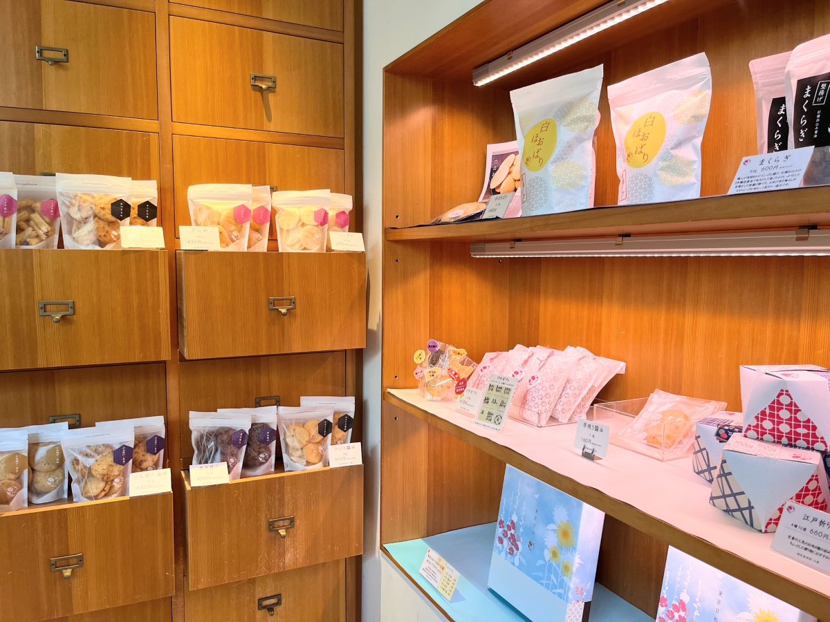 店内風景。季節限定商品も多数