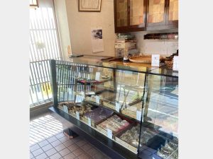 清潔感があり、どこか凛とした空気を感じさせる店内