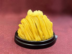 1個540円。食べてビックリ！ 実は「おはぎ」なんです