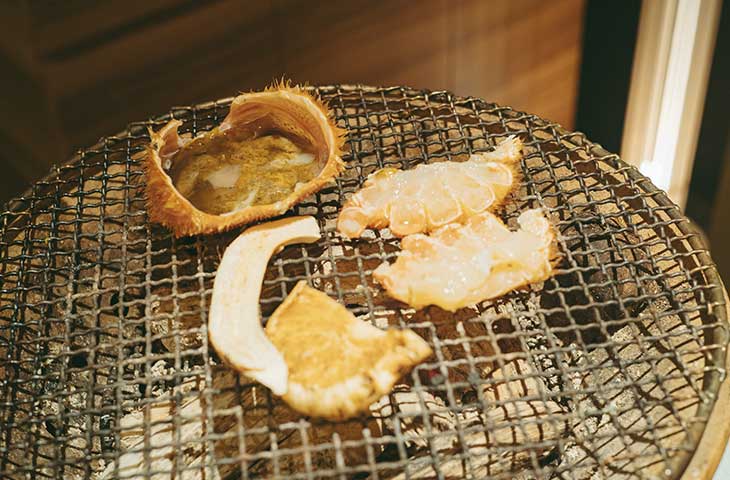 蟹と松茸の香ばしさが広がる [食楽web]