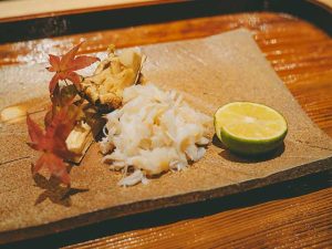 すだちを搾って秋めく一皿