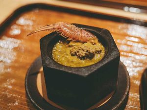 一口では抱えきれないほどの旨みの渦に思わず悶絶