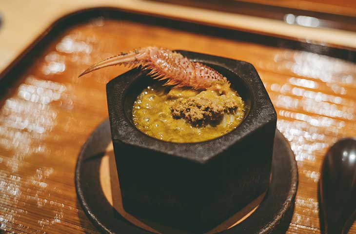 一口では抱えきれないほどの旨みの渦に思わず悶絶