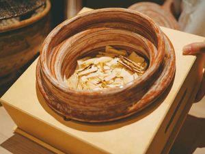 お米が見えないほど贅沢に使われた松茸