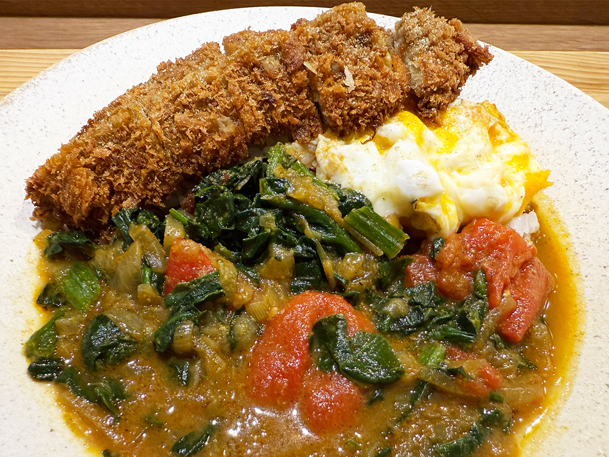 「ネオ・カツカレー」(1780円)。カツと「ポパイカレー」の禁断の共演!