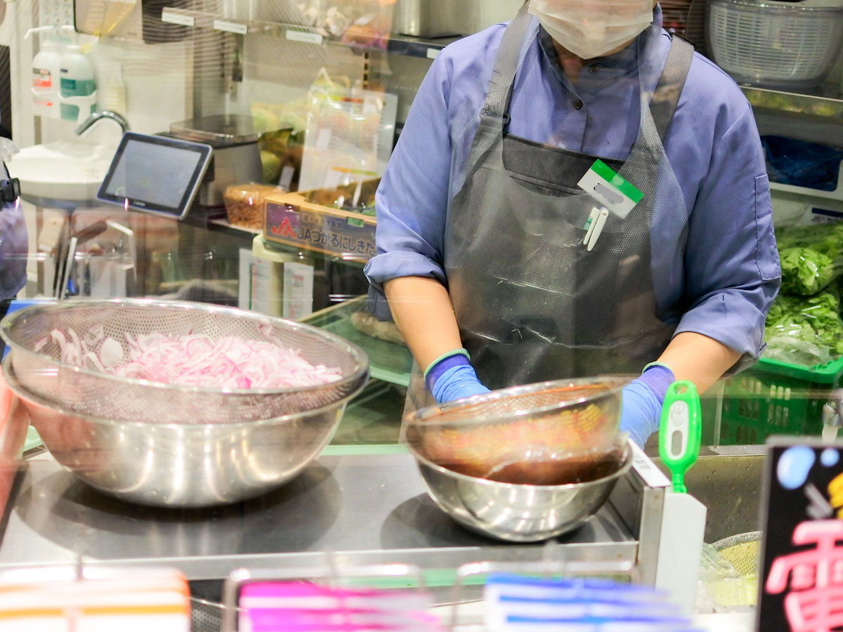 なんと店頭で販売している野菜や果物を使用しているのだとか!