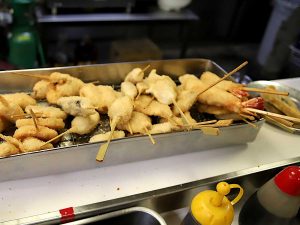 最初はこれ取って食べていいの？ と思うけど、慣れれば最高の松葉スタイル