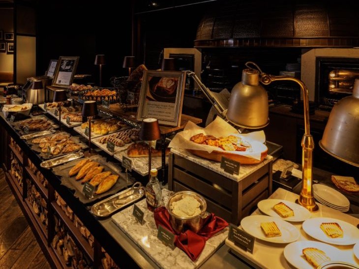 パンがさらにおいしくなる前菜やスープなども用意