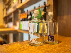 オリジナルの四合ボトルでの量り売りサービス（ボトルはサービスで提供）