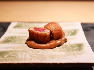 岡山名物のデミカツに着想を獲た一皿