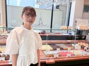 店舗は2階にイートインスペースを備えており、ジェラートのテイクアウトも可能です