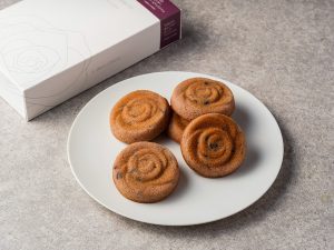 5個入 972円。バラの花をかたどった可愛いビジュアルも魅力