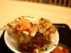 並でもトータルで600gほどの大ボリュームだけど食べるほどに刺激される食欲