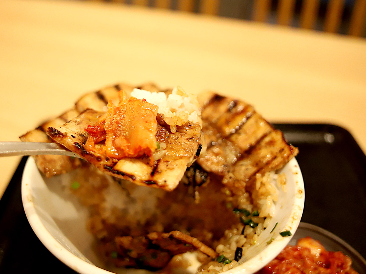 並でもトータルで600gほどの大ボリュームだけど食べるほどに刺激される食欲