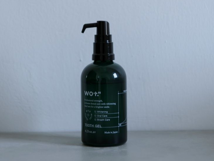 ホワイトニング施術後の歯のケアアイテム「TOOTH GEL」(120g)3080円