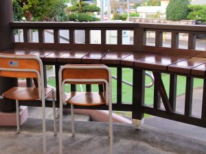 買ったパンはテラス席や近隣の公園で食べるのもおすすめ