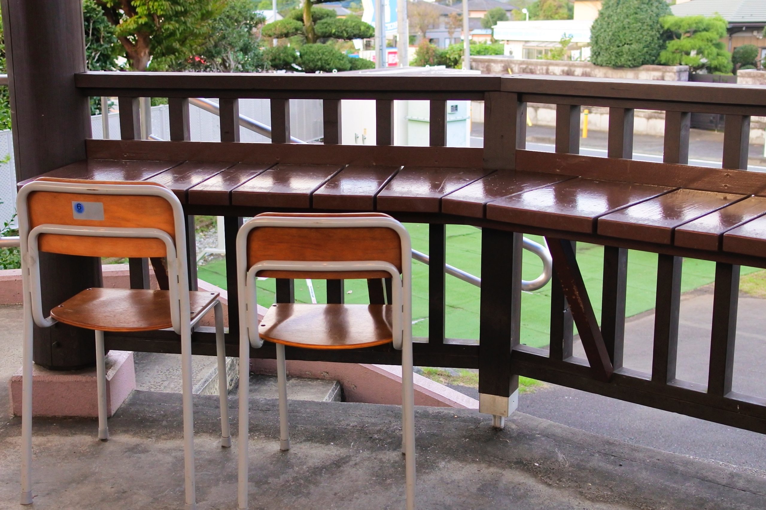 買ったパンはテラス席や近隣の公園で食べるのもおすすめ