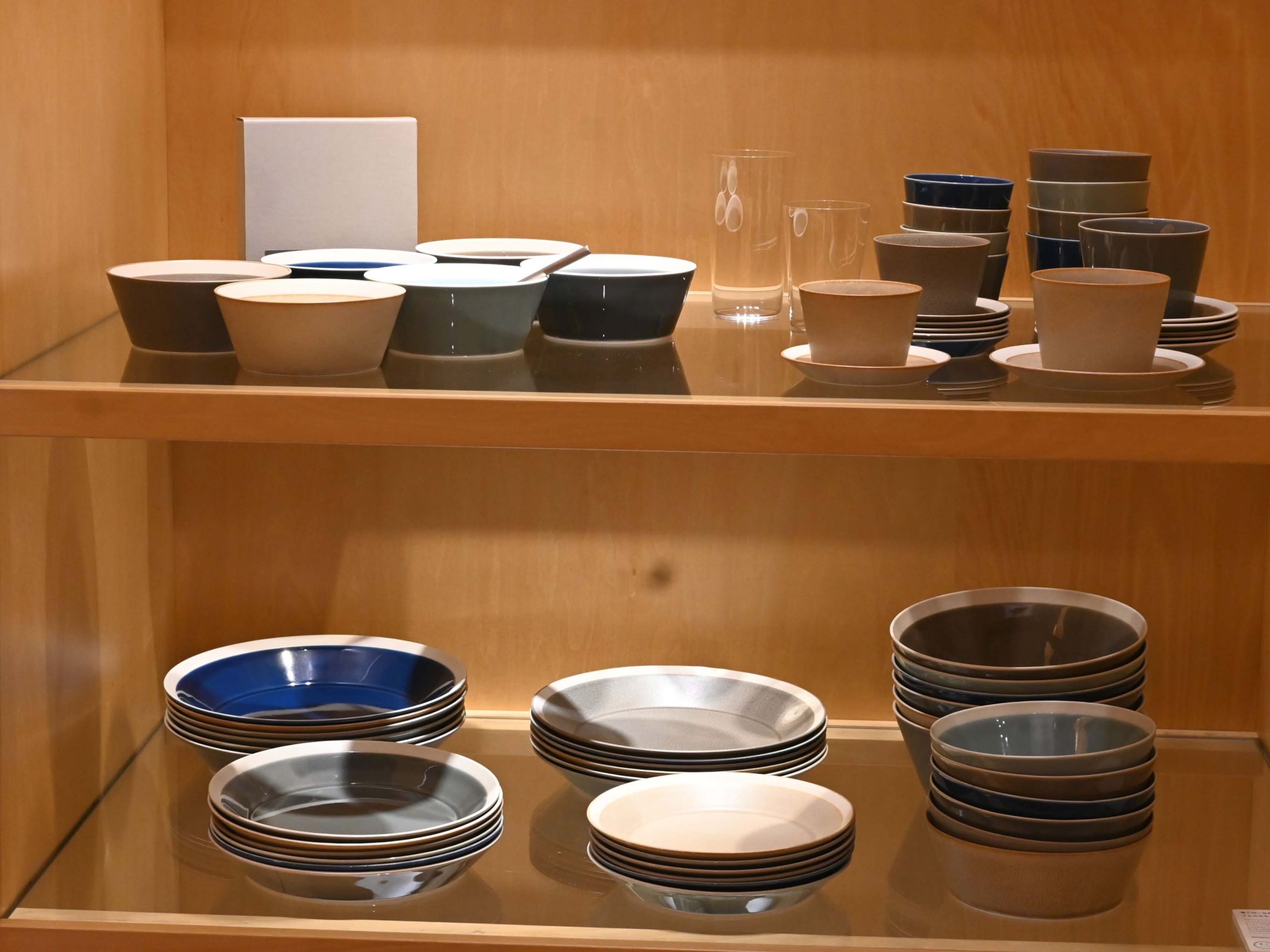 yumiko iihoshi porcelainと木村硝子店とのWネーム。飲食店向けとしても人気のシリーズに成長している。