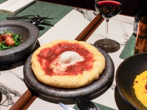 淡路産フィオルディラッテモッツァレラチーズの「クラシック マルゲリータ ピザ」