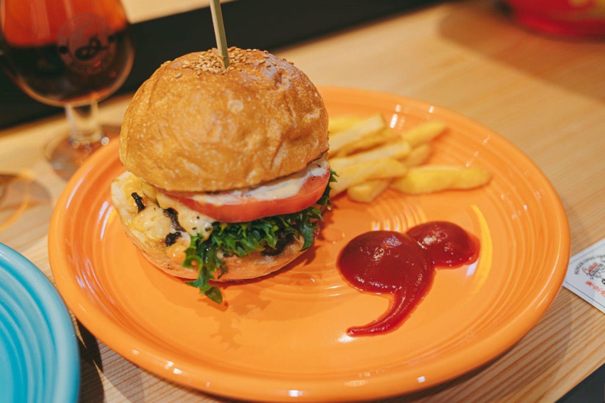 ルースペシャルバーガー