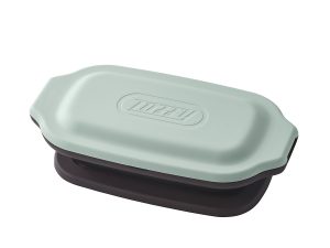 カラーはペールアクアとグレージュ