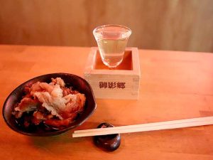 牛すじの煮込み ＋ 黒松剣菱 チケット7枚 [食楽web]