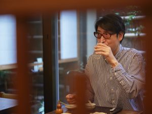 そば焼酎のそば湯割りで蕎麦の香りを楽しむ